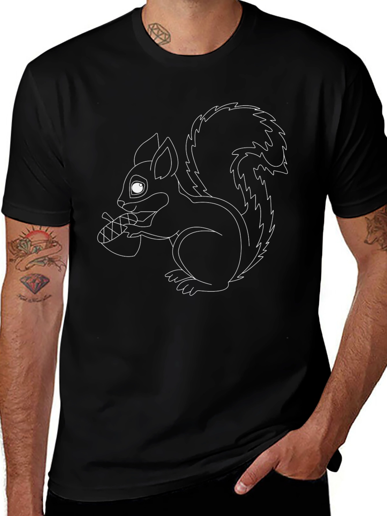 Squirrel Outline Graphic Tee - Black