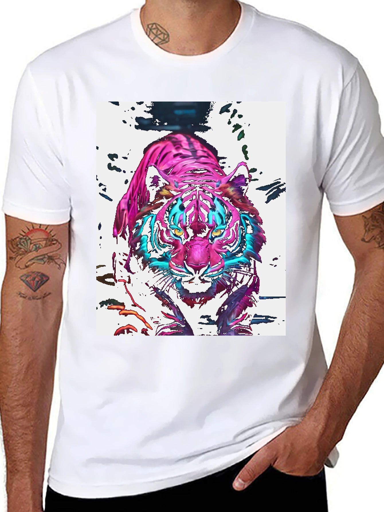 Vibrant Tiger Graphic Tee - Stylish Mens T-Shirt