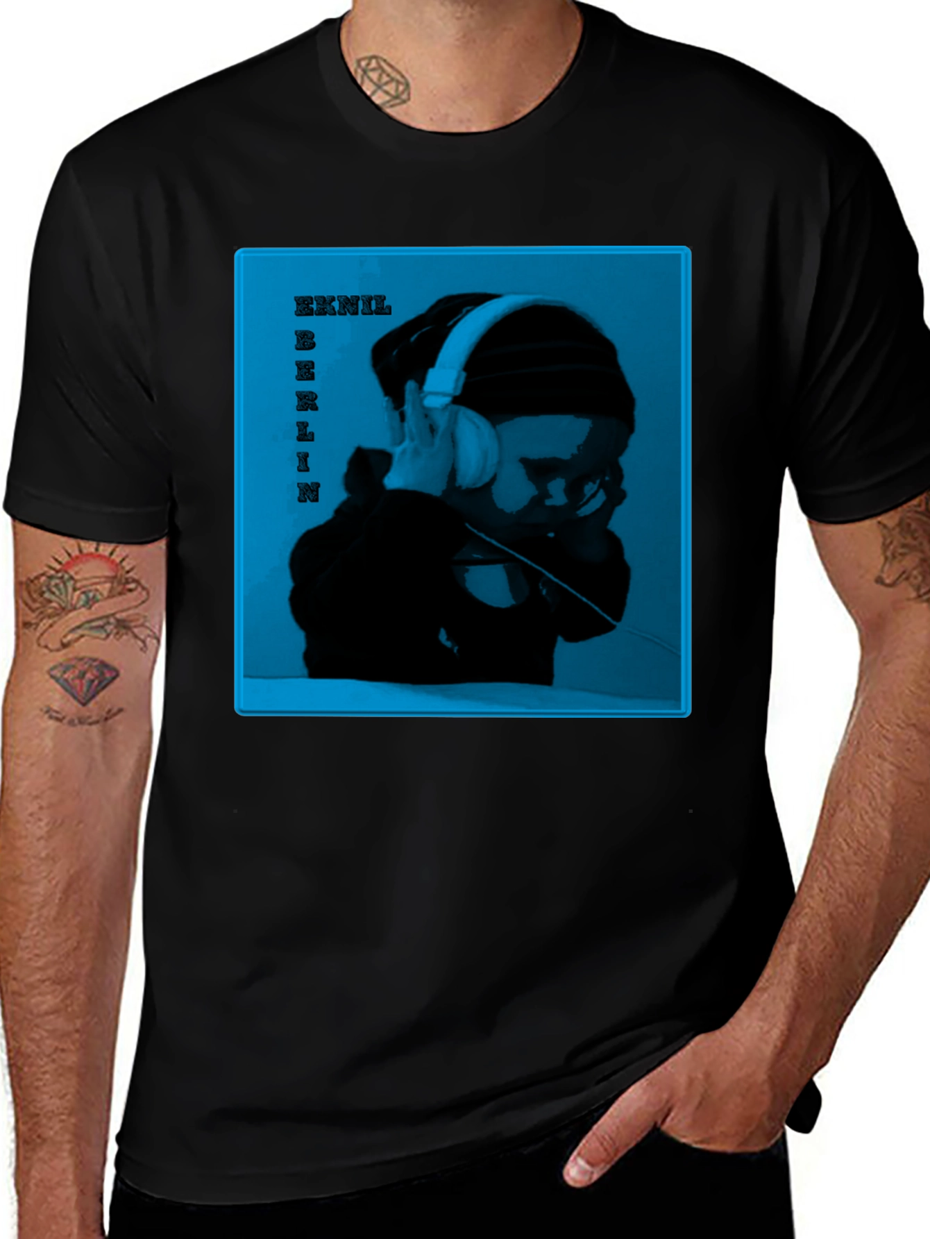 EKnil Berlin Graphic Tee - Black