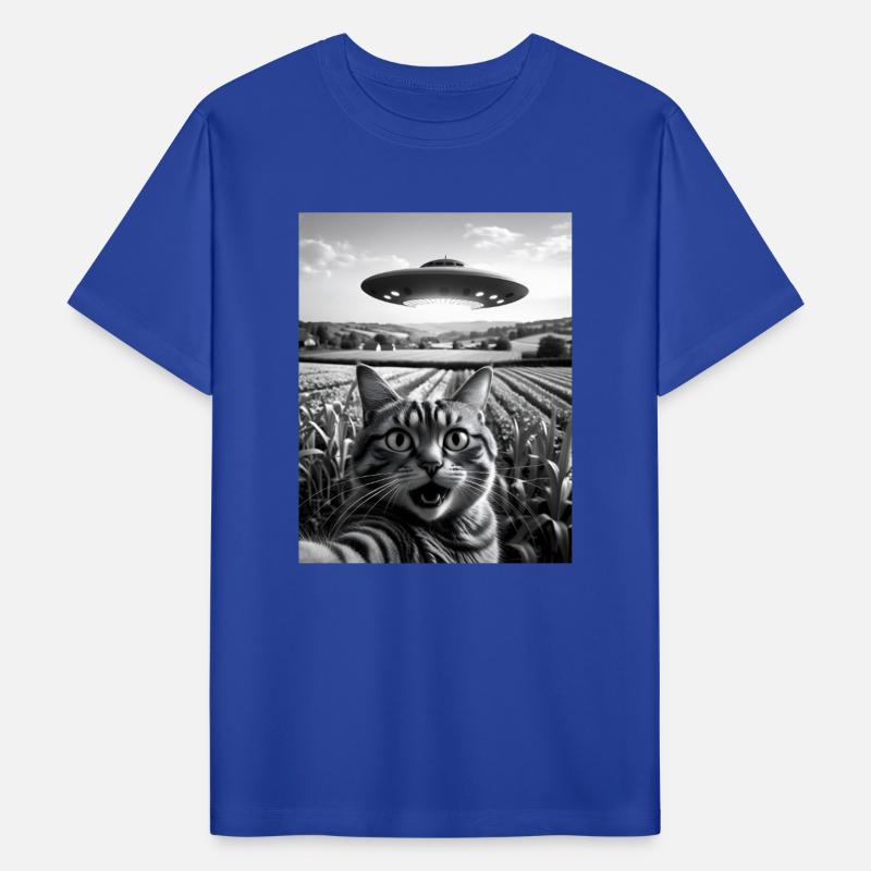 Ufo cat : Cat's Out-of-This-World Selfie